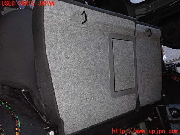1UPJ-9234517385]BMW 320i(PG20)(E90)リアシート 中古_5