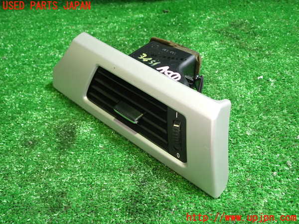 1UPJ-9234517526]BMW 320i(PG20)(E90)エアコン吹き出し口1 (右) 中古_2