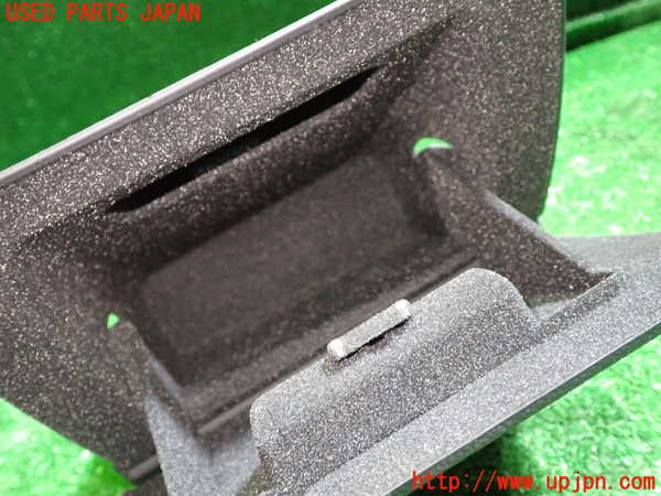 1UPJ-9234517841]BMW 320i(PG20)(E90)小物入れ1 中古_4