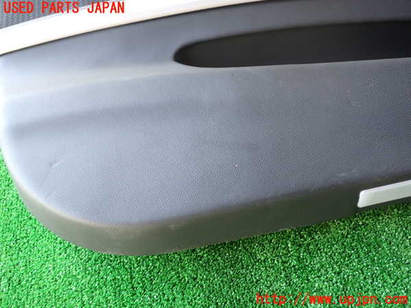 1UPJ-9234511264]BMW 320i(PG20)(E90)左前ドア内張り 中古_3