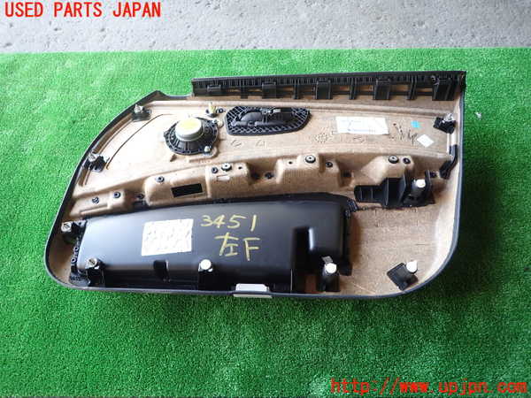 1UPJ-9234511264]BMW 320i(PG20)(E90)左前ドア内張り 中古_4
