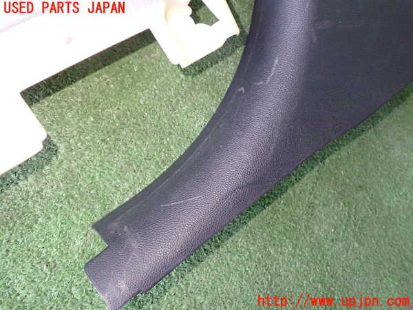 1UPJ-9234517665]BMW 320i(PG20)(E90)右センターピラートリム 中古_2