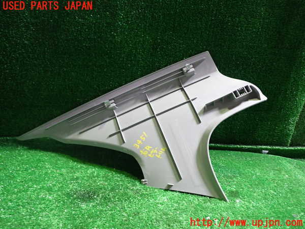 1UPJ-9234517675]BMW 320i(PG20)(E90)右リアピラートリム 中古_3