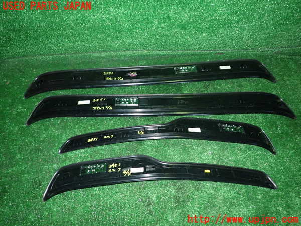 1UPJ-9234517740]BMW 320i(PG20)(E90)スカッフプレート 中古_5