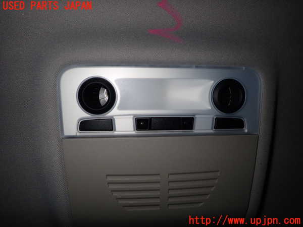 1UPJ-9234516412]BMW 320i(PG20)(E90)ルームランプ2 (2列目真中) 中古_2