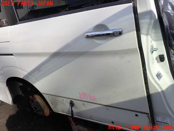 1UPJ-9234521290]セレナ(GFC27)右後ドア 中古_2