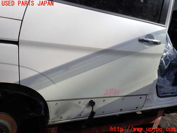 1UPJ-9234521290]セレナ(GFC27)右後ドア 中古_3