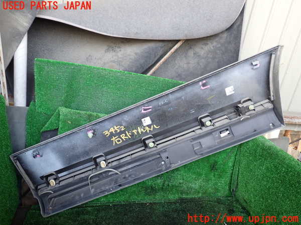 1UPJ-9234521292]セレナ(GFC27)右後ドアパネル 中古_3