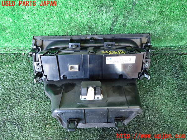 1UPJ-9234526066]セレナ(GFC27)エアコンスイッチ1 中古_3