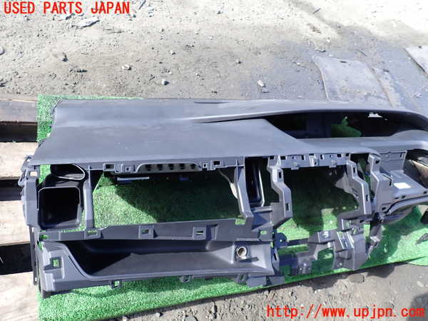 1UPJ-9234527505]セレナ(GFC27)ダッシュボード 中古_3