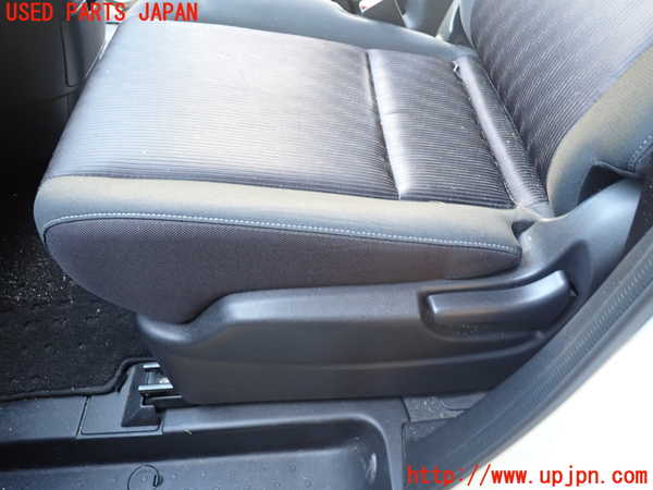 1UPJ-9234527065]セレナ(GFC27)助手席シート 中古_4
