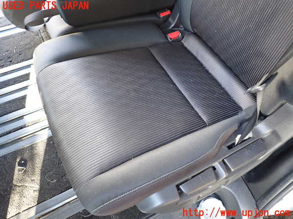 1UPJ-9234527175]セレナ(GFC27)左2列目シート 中古_3