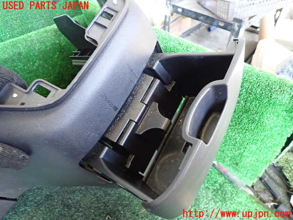 1UPJ-9234527549]セレナ(GFC27)コンソール 中古_3