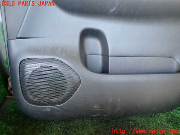 1UPJ-9234521234]セレナ(GFC27)右前ドア内張り 中古_3