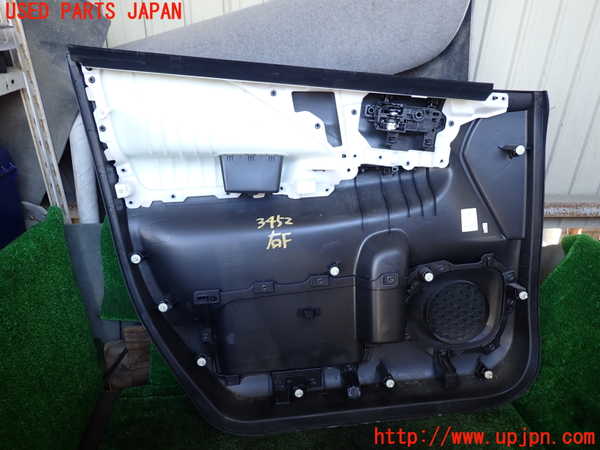 1UPJ-9234521234]セレナ(GFC27)右前ドア内張り 中古_4