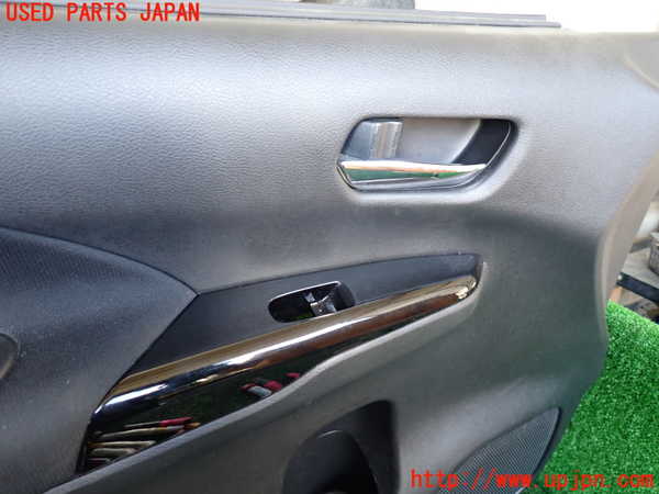 1UPJ-9234521264]セレナ(GFC27)左前ドア内張り 中古_2