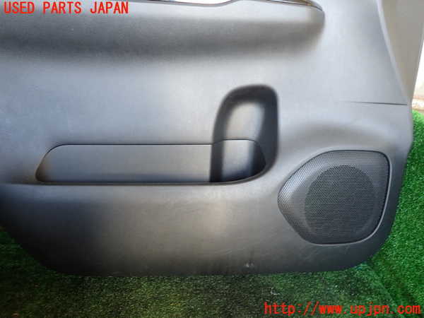 1UPJ-9234521264]セレナ(GFC27)左前ドア内張り 中古_3