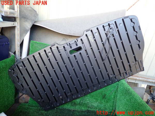 1UPJ-9234527771]セレナ(GFC27)ラゲッジトレイ1 中古_2