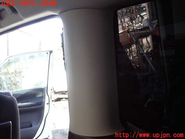 1UPJ-9234527675]セレナ(GFC27)右リアピラートリム 中古_2