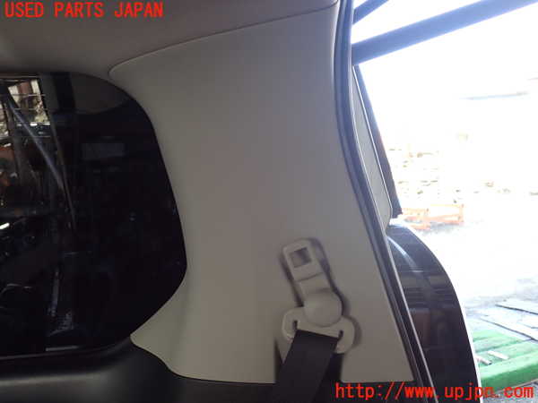1UPJ-9234527675]セレナ(GFC27)右リアピラートリム 中古_3