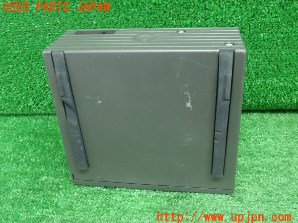 3UPJ=9234540625]アウディ A5 スポーツバック(8TCDNL B8)純正 エアコンプレッサー パンク修理キット 中古_4