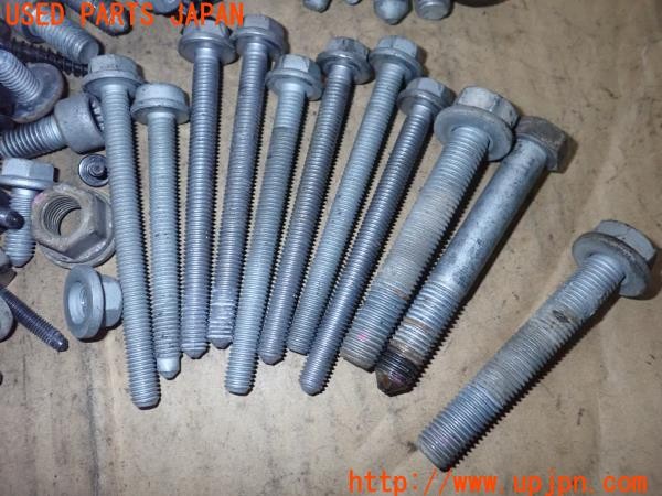 3UPJ=9234540720]アウディ A5 スポーツバック(8TCDNL B8)ネジ・ナット・ステー類 セット ジャンク_3