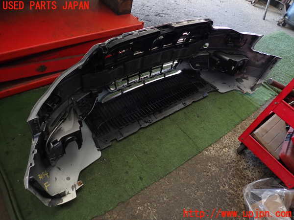 2UPJ-9234541010]アウディ・A5 スポーツバック(8TCDNL)フロントバンパー 中古_5