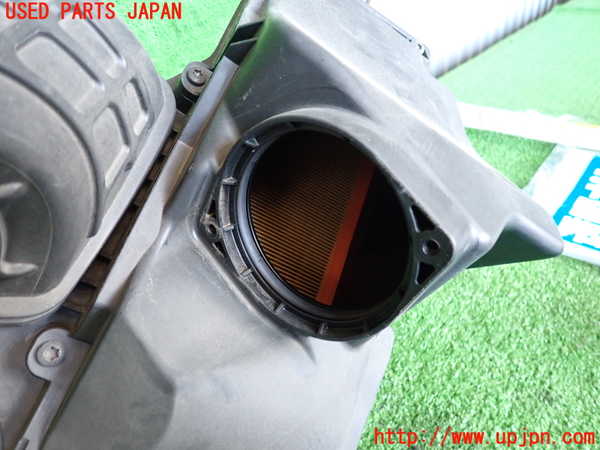 2UPJ-9234542560]アウディ・A5 スポーツバック(8TCDNL)エアクリーナーボックス 中古_2