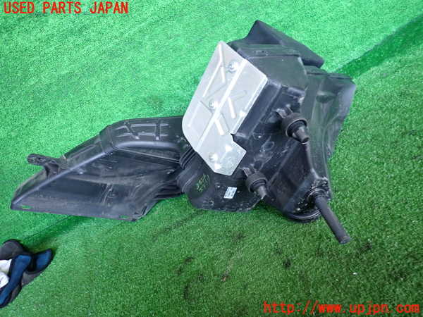 2UPJ-9234542560]アウディ・A5 スポーツバック(8TCDNL)エアクリーナーボックス 中古_3