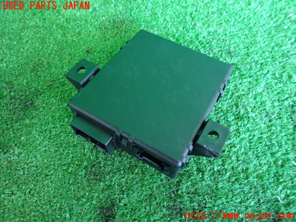 2UPJ-9234546146]アウディ・A5 スポーツバック(8TCDNL)コンピューター1 (8R0 907 468 N) 中古_2