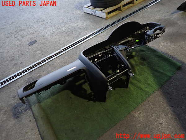 2UPJ-9234547505]アウディ・A5 スポーツバック(8TCDNL)ダッシュボード 中古_2
