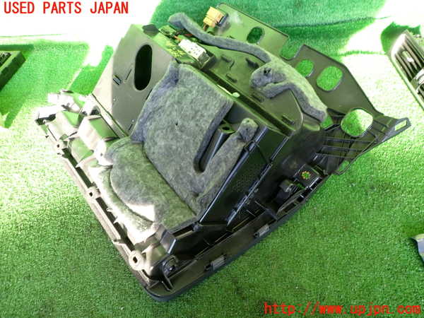 2UPJ-9234547516]アウディ・A5 スポーツバック(8TCDNL)グローブボックス1 中古_3