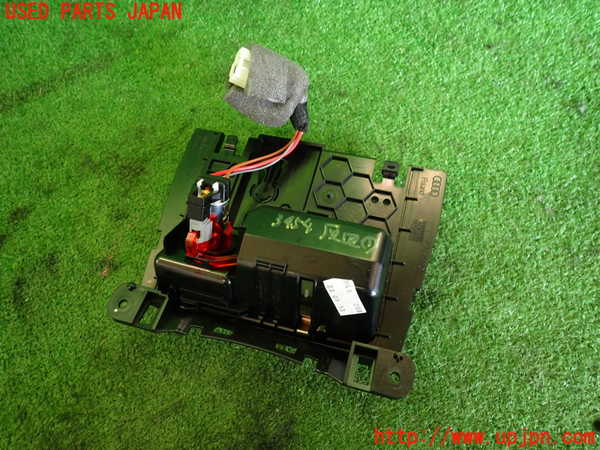 2UPJ-9234547821]アウディ・A5 スポーツバック(8TCDNL)灰皿1 中古_3