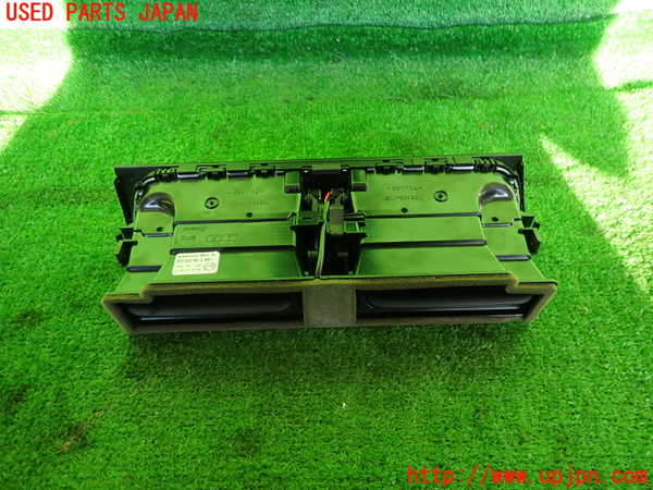 2UPJ-9234547526]アウディ・A5 スポーツバック(8TCDNL)エアコン吹き出し口1 (真中) 中古_2