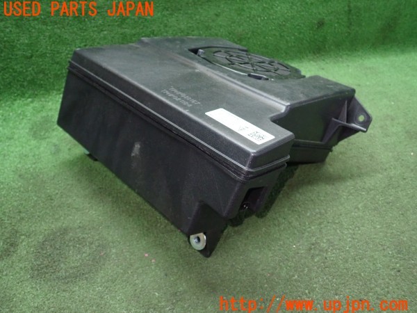 3UPJ=9234550535]ポルシェ タイカン 4S(J1NB 9J1型)純正 9J1035915A リアスピーカー リアホースメント下側 中古_2