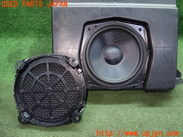 3UPJ=9234550535]ポルシェ タイカン 4S(J1NB 9J1型)純正 9J1035915A リアスピーカー リアホースメント下側 中古_5