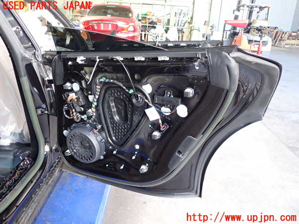 2UPJ-9234551290]ポルシェ・タイカン 4S(J1NB)右後ドア (ジャンク品) 中古(43R-003190 M58)_2