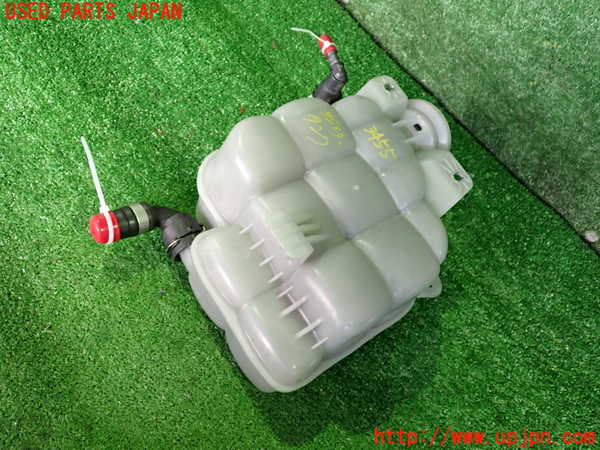 2UPJ-9234552410]ポルシェ・タイカン 4S(J1NB)ラジエータータンク 中古_3