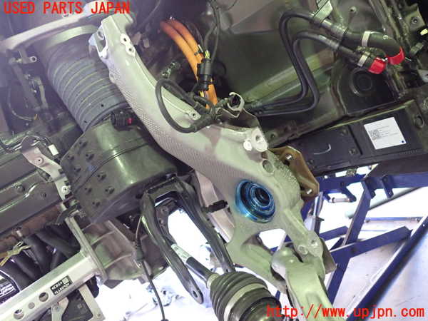 2UPJ-9234554295]ポルシェ・タイカン 4S(J1NB)左フロントナックルハブ 中古_2