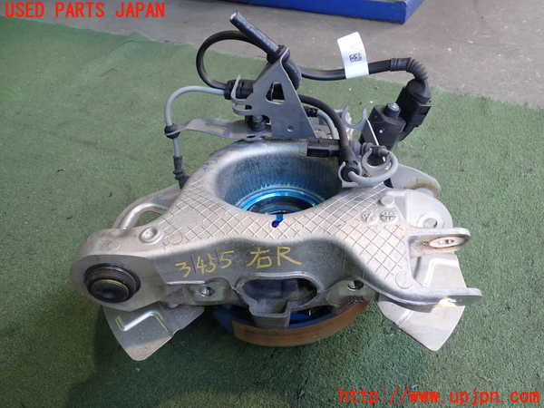 2UPJ-9234554300]ポルシェ・タイカン 4S(J1NB)右リアナックルハブ 中古_3