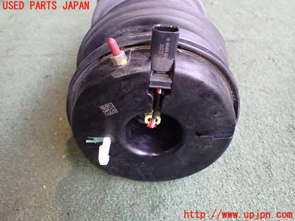 2UPJ-9234555100]ポルシェ・タイカン 4S(J1NB)右リアスプリング 中古_4