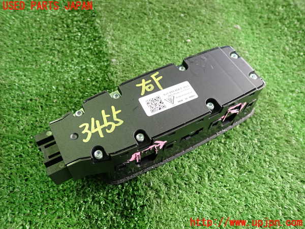 2UPJ-9234556240]ポルシェ・タイカン 4S(J1NB)右前パワーウィンドウスイッチ (ジャンク品) 中古_2