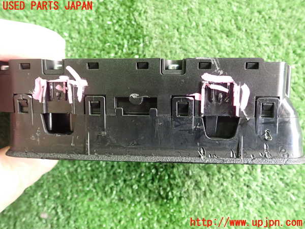 2UPJ-9234556240]ポルシェ・タイカン 4S(J1NB)右前パワーウィンドウスイッチ (ジャンク品) 中古_3