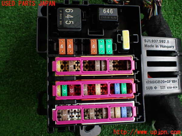 2UPJ-9234556743]ポルシェ・タイカン 4S(J1NB)ヒューズボックス3 中古_3