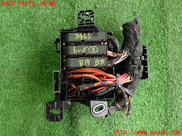 2UPJ-9234556743]ポルシェ・タイカン 4S(J1NB)ヒューズボックス3 中古_4