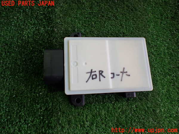 2UPJ-9234556157]ポルシェ・タイカン 4S(J1NB)コンピューター12 中古_2