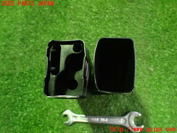 2UPJ-9234557805]ポルシェ・タイカン 4S(J1NB)車載工具 中古_2