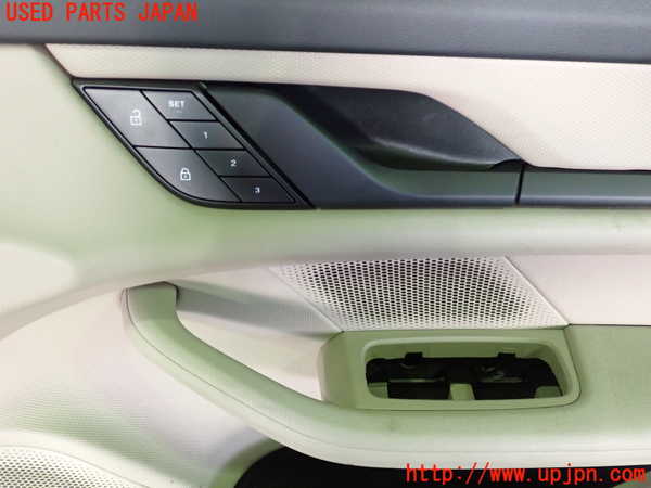 2UPJ-9234551234]ポルシェ・タイカン 4S(J1NB)右前ドア内張り 中古_2