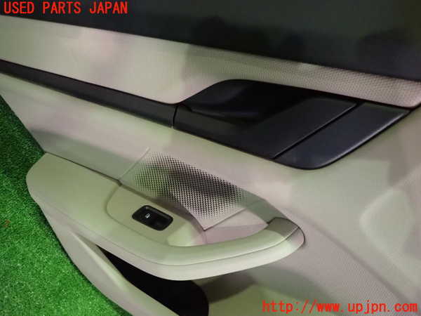 2UPJ-9234551324]ポルシェ・タイカン 4S(J1NB)左後ドア内張り 中古_2
