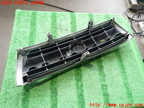 2UPJ-9234571050]ハイラックスサーフ(RZN185W)ラジエターグリル 中古_5